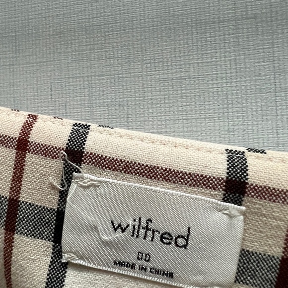 Aritzia Isabelle Dresses in size 00 - Picture 4 of 4